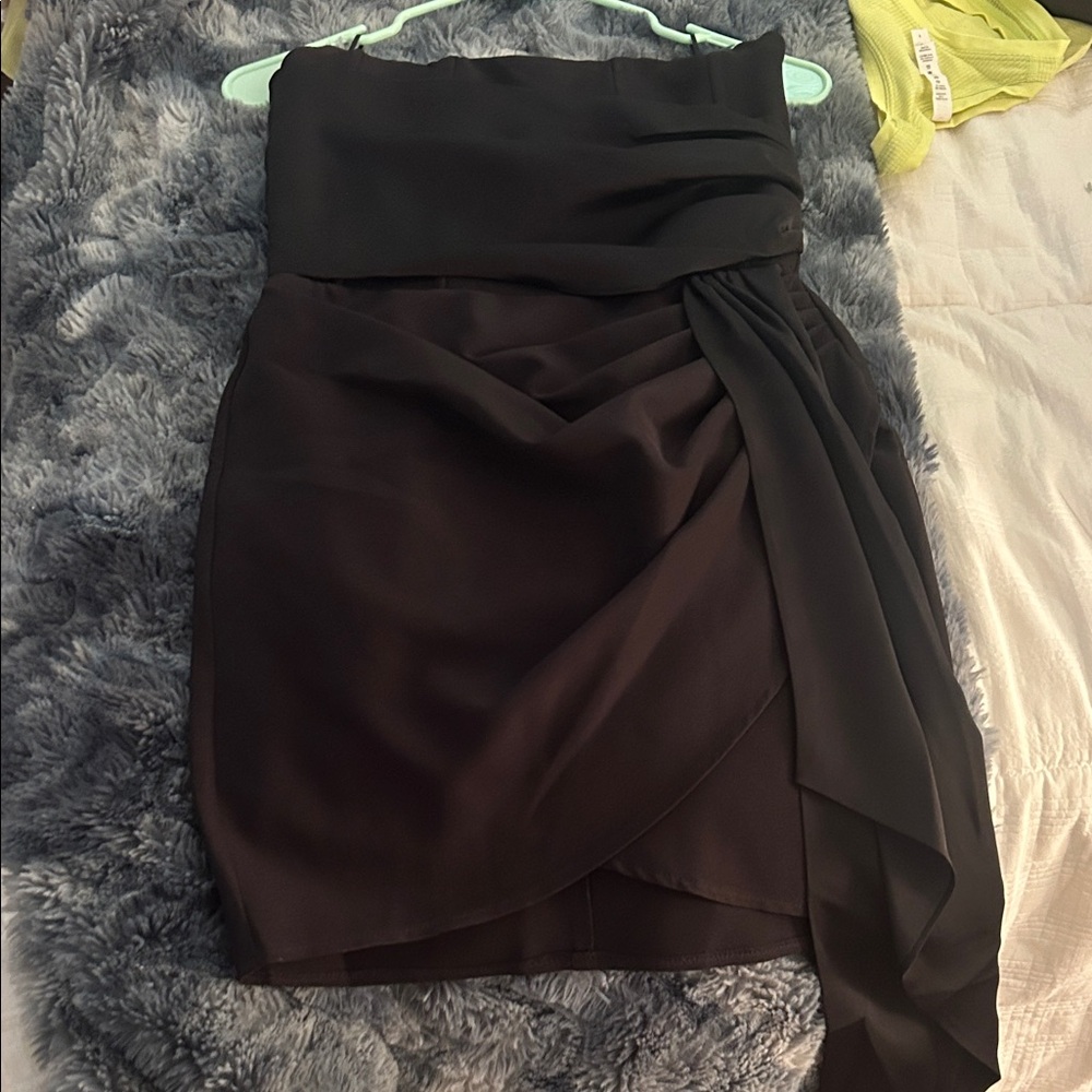 black strapless mini cocktail dress